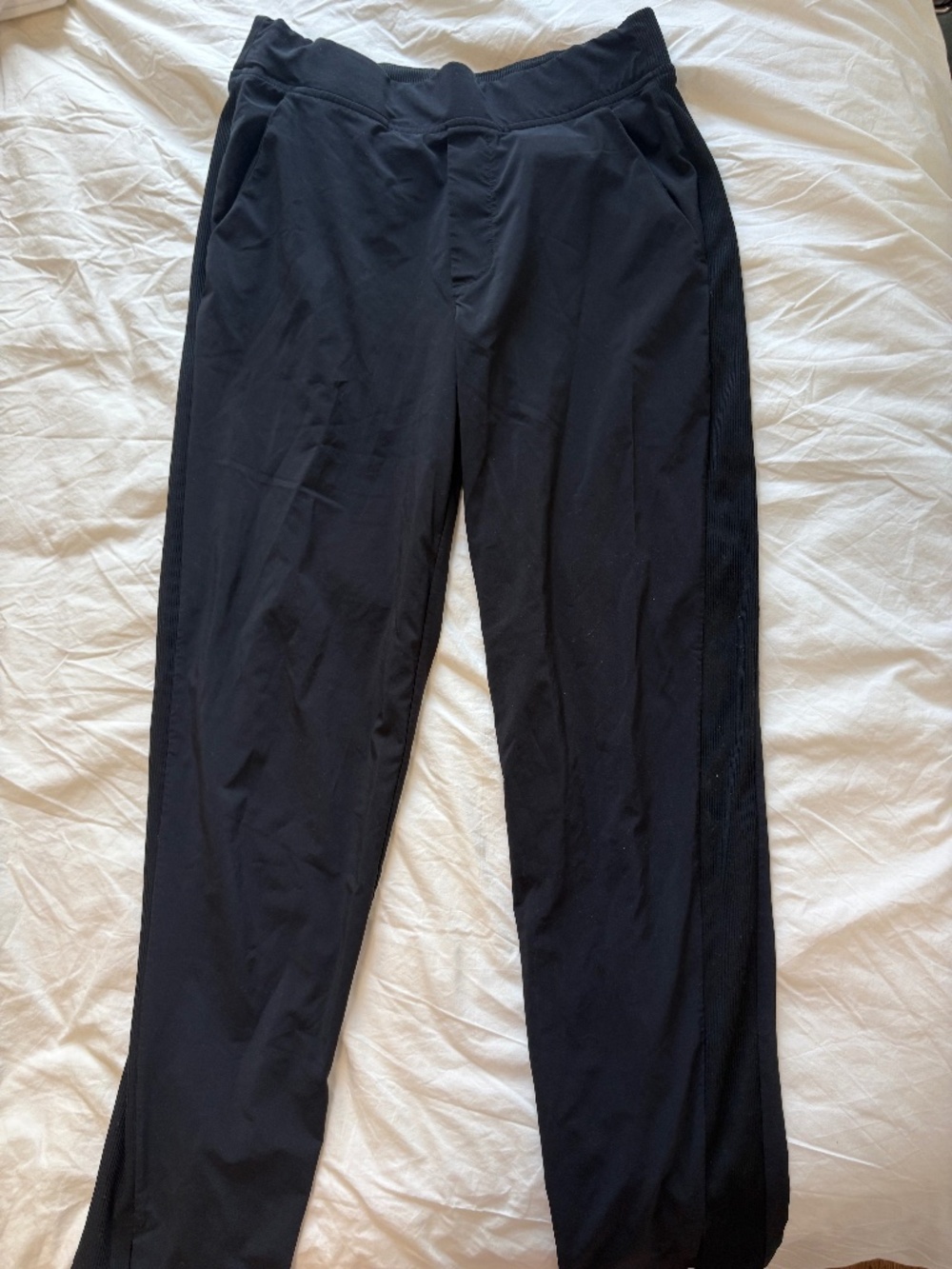 ATHLETA Black tapered high rise pant - Size 4
